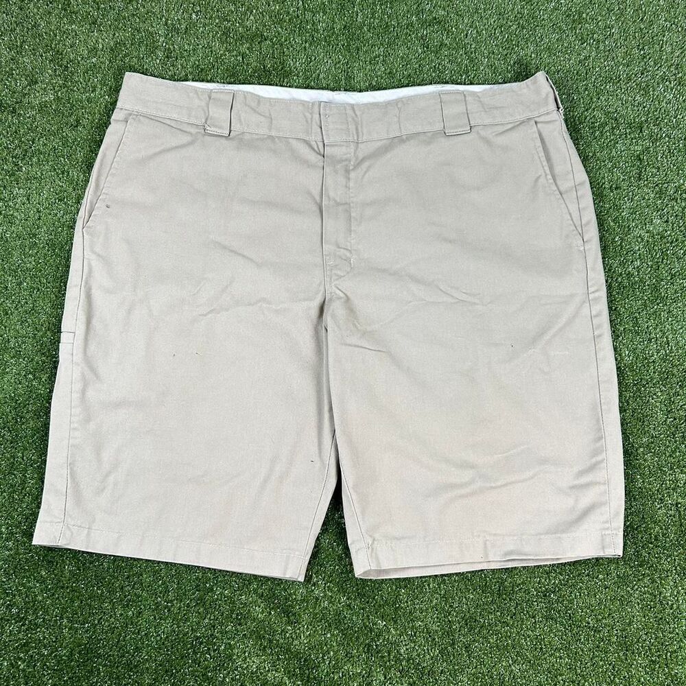 Dickies Men's Cream and Tan Shorts